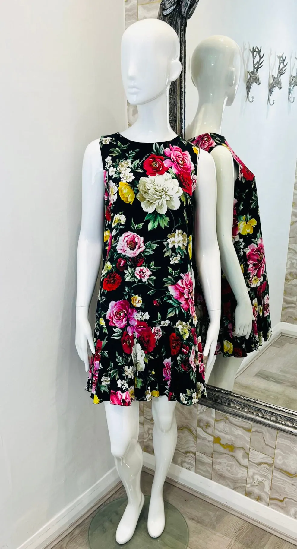 Dolce & Gabbana Floral Rose Print Dress. Size 40IT