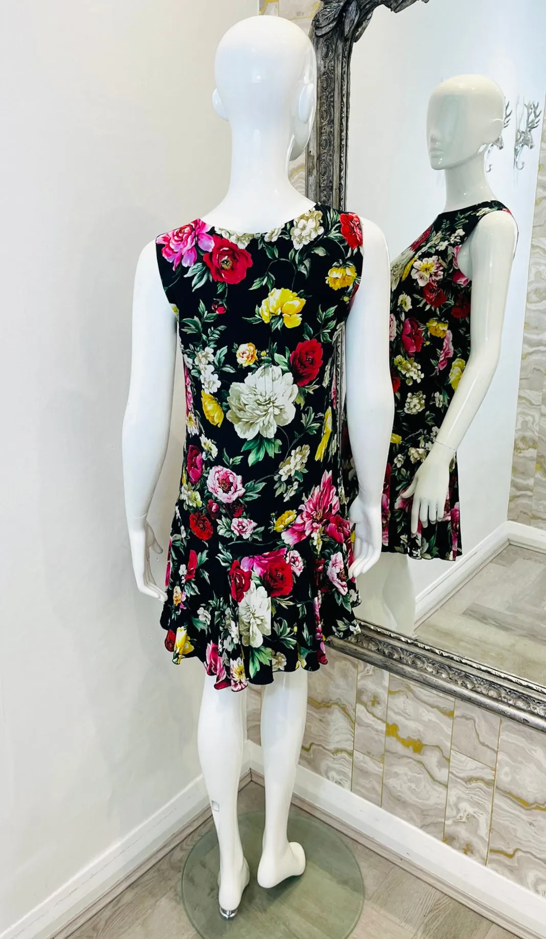 Dolce & Gabbana Floral Rose Print Dress. Size 40IT